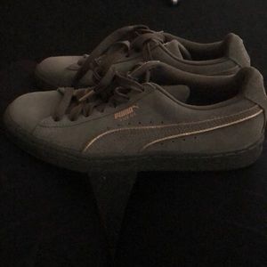 Green  suede pumas. Size 4.5 youth.